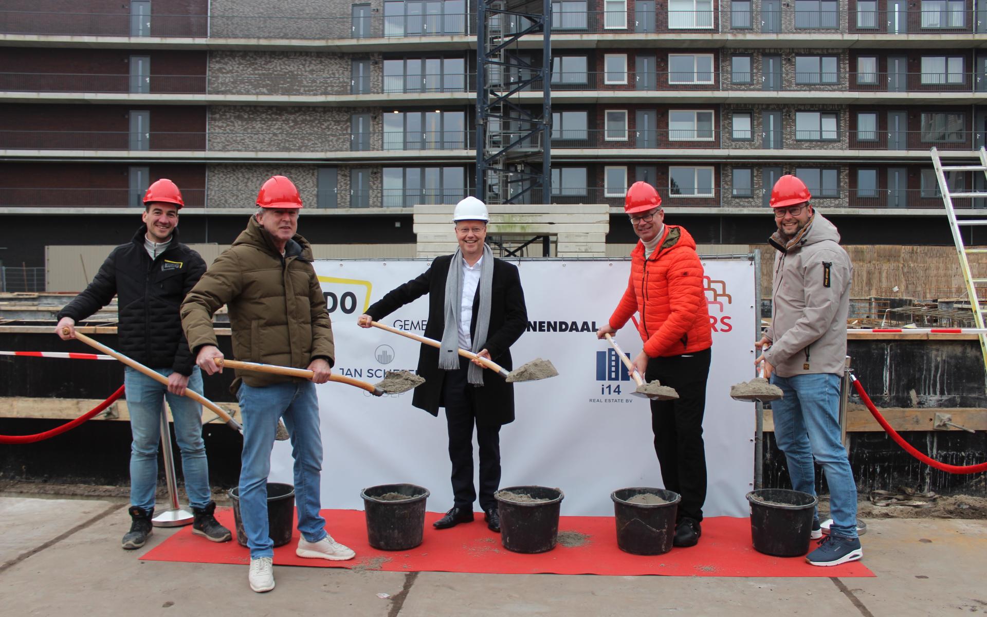 Bouwmijlpaal Tuinstraat gevierd: laatste hand aan fundatie gelegd